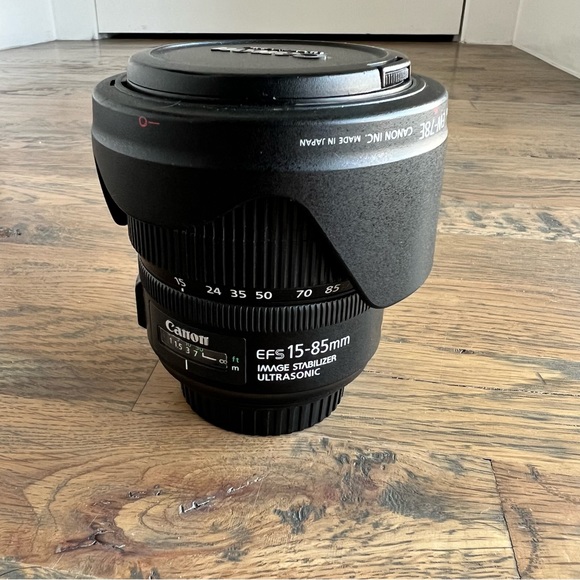Canon EF-S 15-85mm f/3.5-5.6 IS USM Lens - Picture 2 of 8